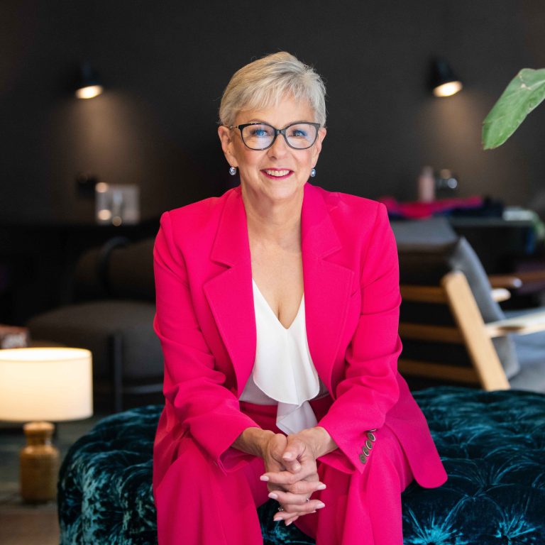 Kim Seeling Smith Headshot